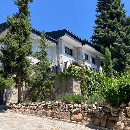 Los Cedros, Gran Chalet Con Piscina Y Apartamento En Navacerrada Villa Exterior photo